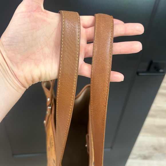 MCM Camel Leather bag. Gorgeous condition. - Picture 5 of 9
